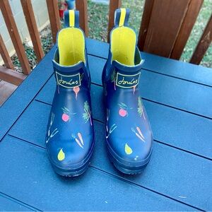 Joules Wellibob Rain Boots with Vegetable Print